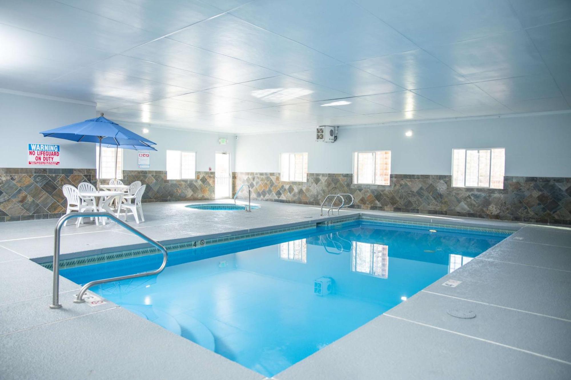Surestay Plus By Best Western 몬트로즈 외부 사진